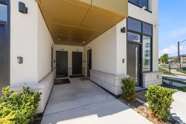 3020 Trailside DR #138, Oakville, ON L6M 4M2