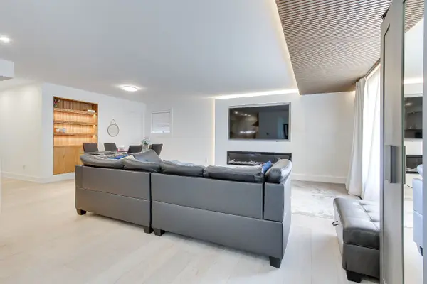 23 Moore Park CRES, Halton Hills, ON L7G 2T3