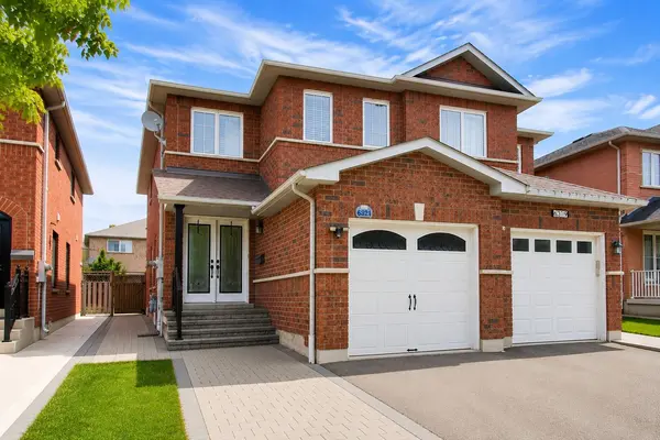 6321 Amber Glen DR, Mississauga, ON L5N 7V4