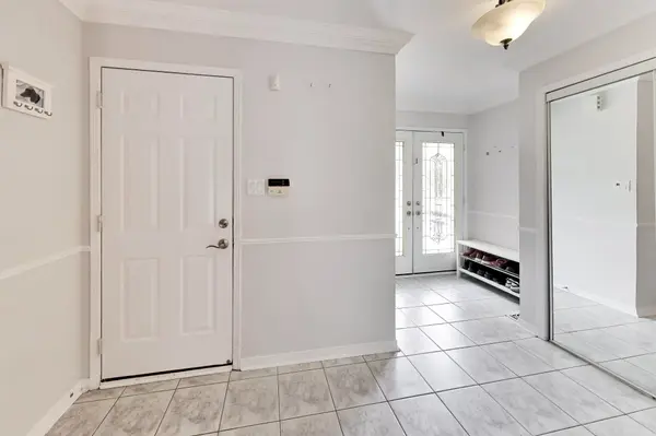 6321 Amber Glen DR, Mississauga, ON L5N 7V4