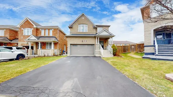 18 Kawana RD, Brampton, ON L6Y 0W2
