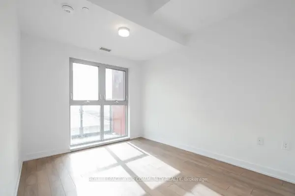 2433 Dufferin ST #606, Toronto W04, ON M6E 3T3