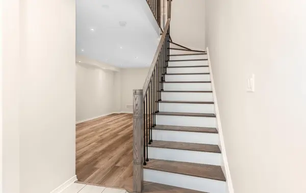 983 Francine CRES, Mississauga, ON L5V 0E2