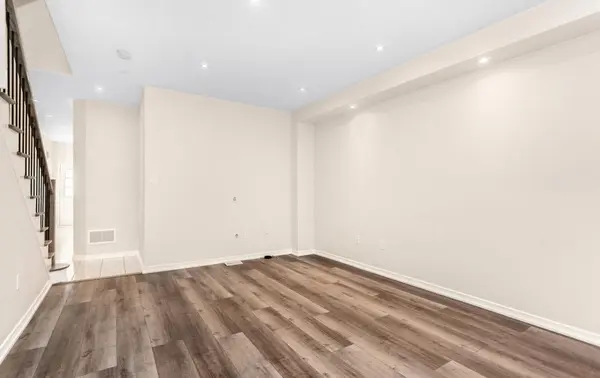 983 Francine CRES, Mississauga, ON L5V 0E2