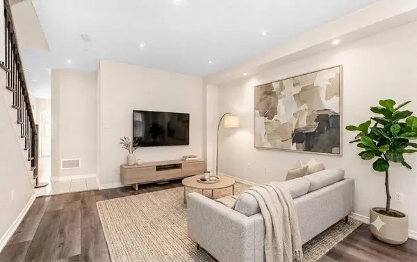 983 Francine CRES, Mississauga, ON L5V 0E2