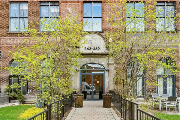 363 Sorauren AVE #301, Toronto W01, ON M6R 3C1