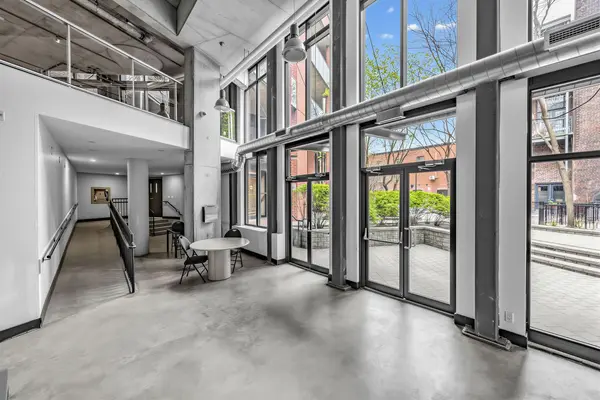 363 Sorauren AVE #301, Toronto W01, ON M6R 3C1
