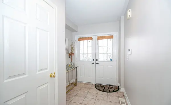 29 Dewridge CT, Brampton, ON L6R 3C1