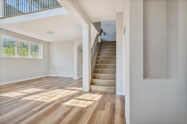 1283 Astra WAY, Oakville, ON L6M 4Y2