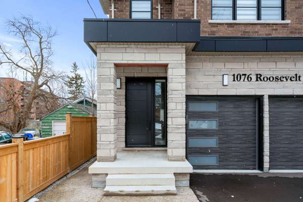 1076 Roosevelt RD, Mississauga, ON L5G 3Y8
