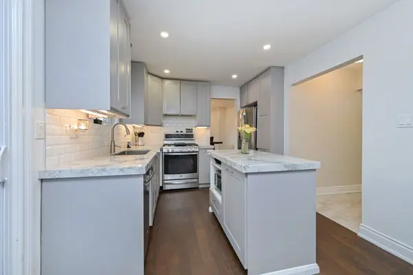 14 Borden Hill CT, Brampton, ON L6S 3K7