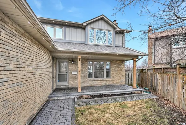 14 Borden Hill CT, Brampton, ON L6S 3K7