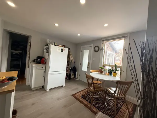 544 Concord AVE #Upper, Toronto W02, ON M6H 2R1