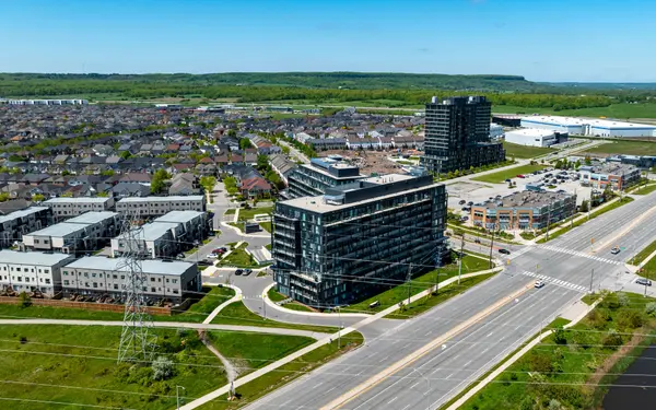 3200 Dakota Common #B602, Burlington, ON L7M 2A7