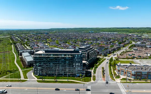 3200 Dakota Common #B602, Burlington, ON L7M 2A7