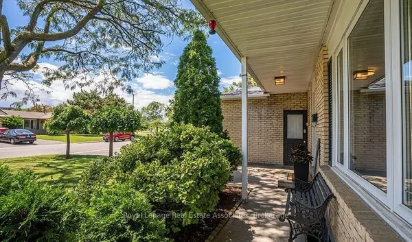 1 Esplanade RD, Brampton, ON L6T 2C6