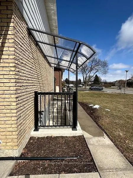 1 Esplanade RD, Brampton, ON L6T 2C6