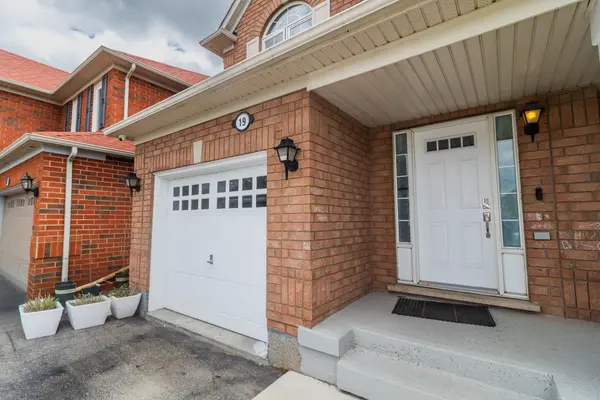 19 Penstock ST, Brampton, ON L6P 2J6