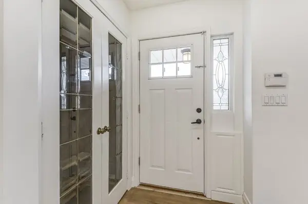 10 Rima CT, Toronto W08, ON M9C 4C8