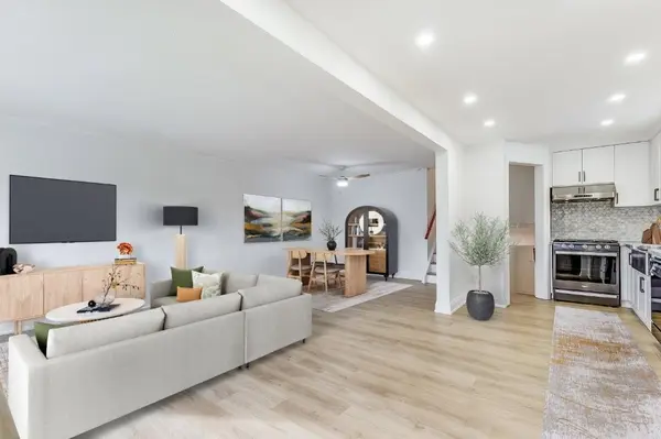 10 Rima CT, Toronto W08, ON M9C 4C8