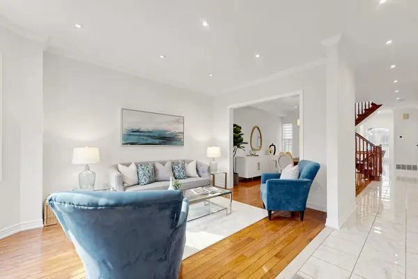 256 Earlscourt AVE, Toronto W03, ON M6E 4B6