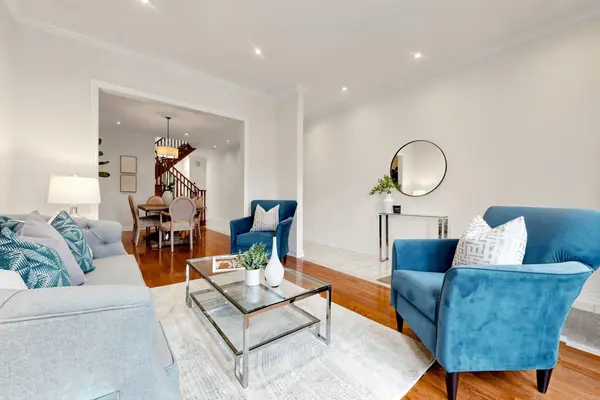 256 Earlscourt AVE, Toronto W03, ON M6E 4B6