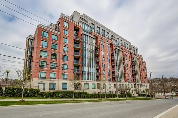 30 Old Mill RD #105, Toronto W08, ON M8X 0A5