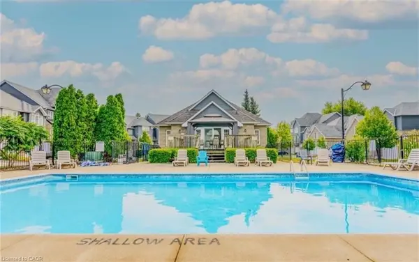 199 Saginaw Pkwy #10, Cambridge, ON N1T 1T9