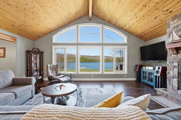 89 Vader Lake RD, Wollaston, ON K0L 1P0