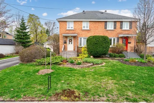 176 Compton AVE, Woodroffe, ON K2B 5A7