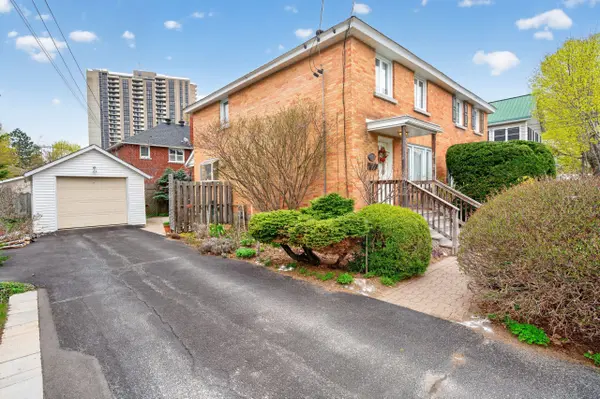 176 Compton AVE, Woodroffe, ON K2B 5A7