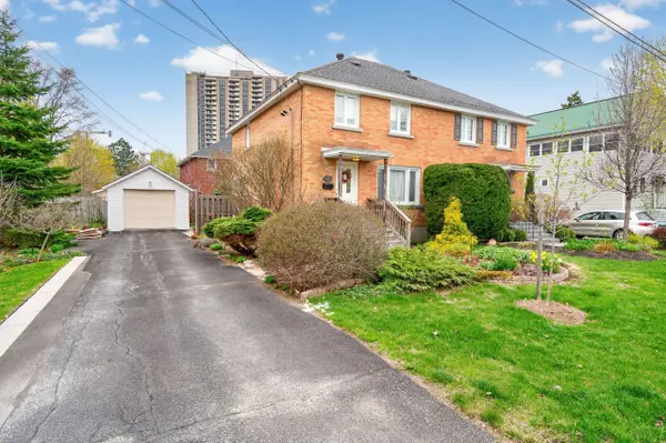 176 Compton AVE, Woodroffe, ON K2B 5A7
