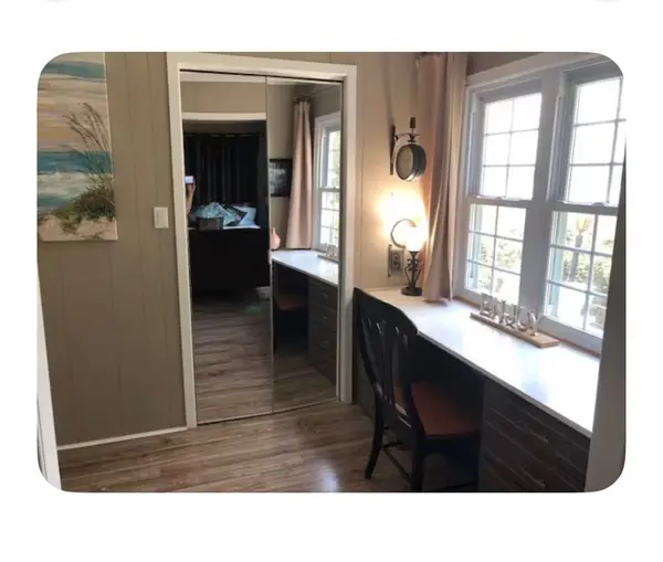 11 Lake AVE, Puslinch, ON N3C 2V4