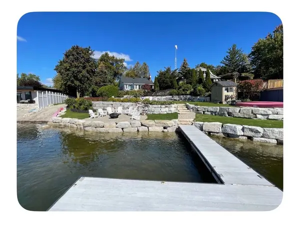 11 Lake AVE, Puslinch, ON N3C 2V4