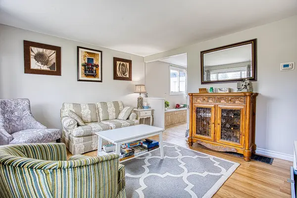 727 Barton ST, Hamilton, ON L8E 5L7