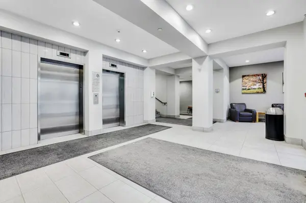 808 Bronson AVE #209, Dows Lake - Civic Hospital And Area, ON K1S 5A4