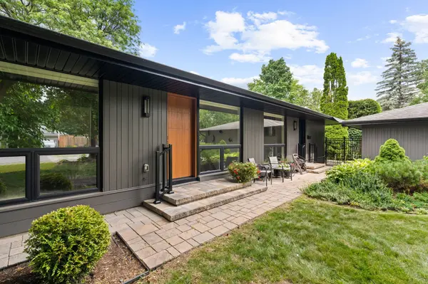 51 Lismer CRES, Kanata, ON K2K 1A5