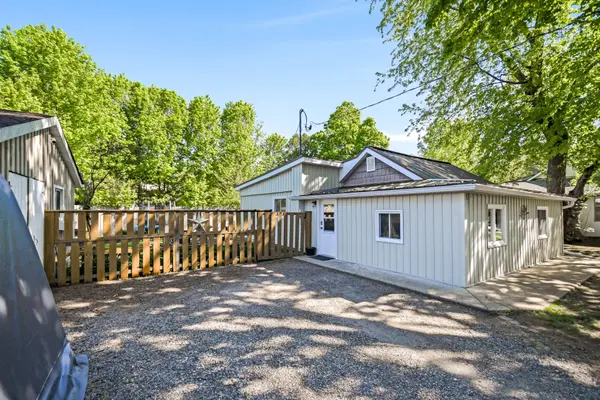 550 PINEDALE RD, Gravenhurst, ON P1P 1M1