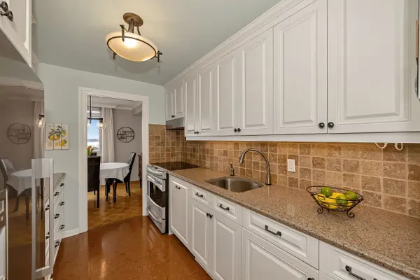 2625 Regina ST #1706, Britannia - Lincoln Heights And Area, ON K2B 5W8