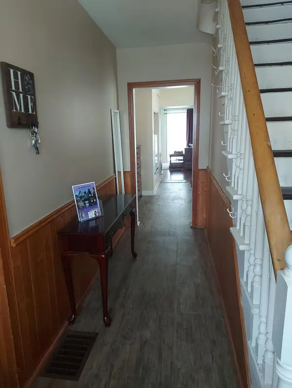 739 Edward ST, Prescott, ON K0E 1T0