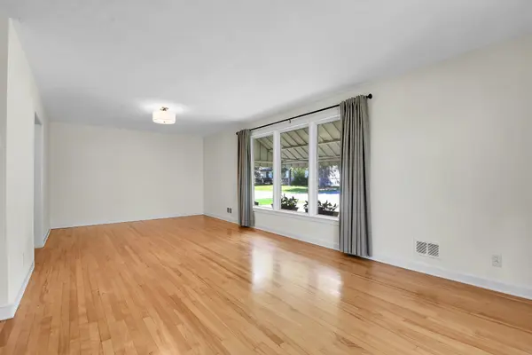 2243 Hillary AVE, Alta Vista And Area, ON K1H 7H7