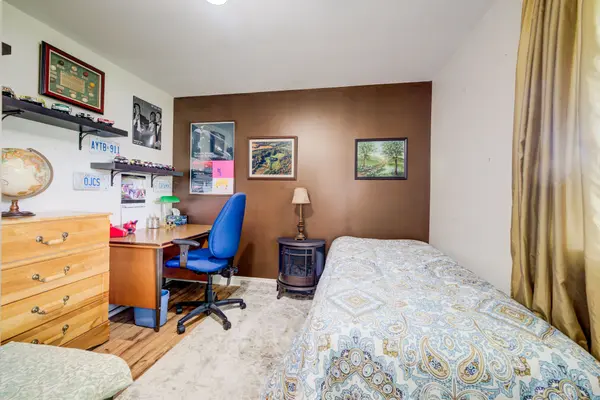 163 Lakeshore RD, St. Catharines, ON L2N 2V2
