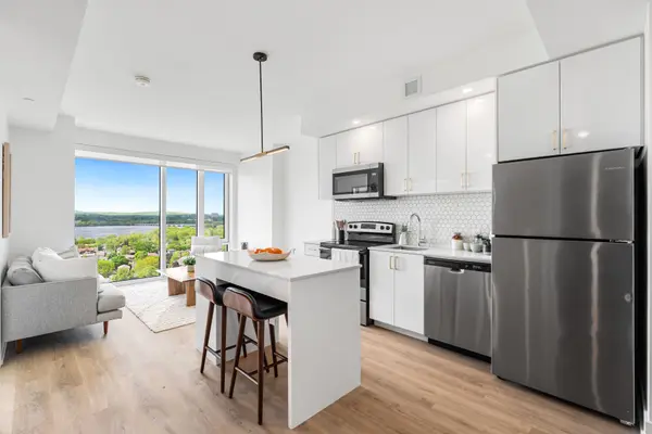 2070 SCOTT ST #1305, Westboro - Hampton Park, ON K1Z 0C8