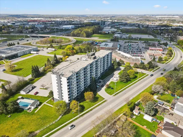 200 Jamieson Pkwy #403, Cambridge, ON N3C 4B5
