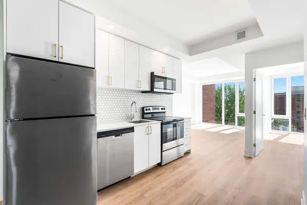 2070 SCOTT ST #604, Westboro - Hampton Park, ON K1Z 0C8