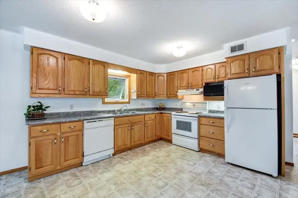 66 Hastings ST S, Bancroft, ON K0L 1C0