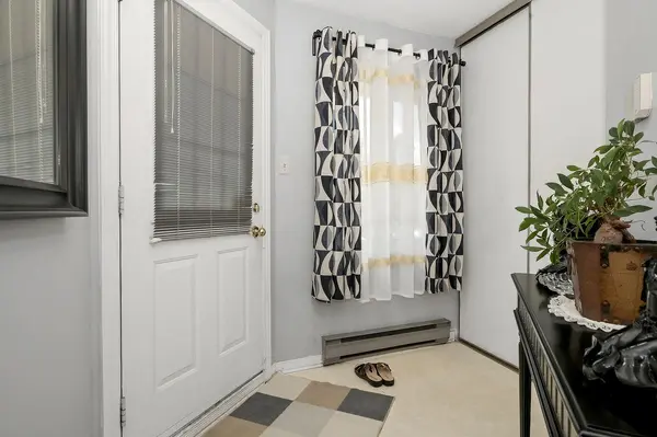 362 Briston Private, Hunt Club - South Keys And Area, ON K1G 5R2