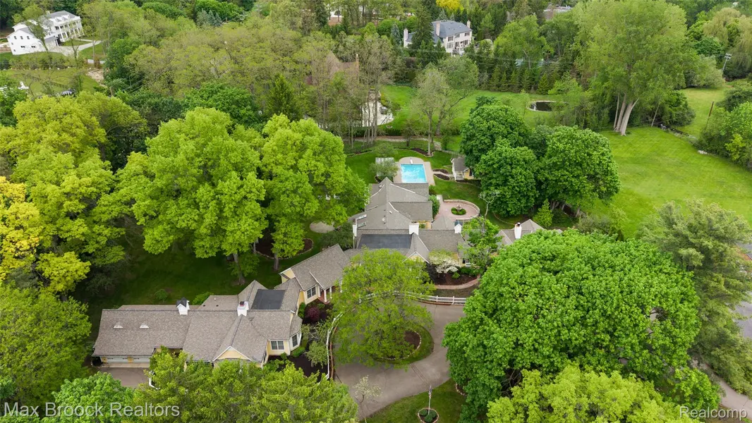 760 Lone Pine RD, Bloomfield Hills, MI 48304