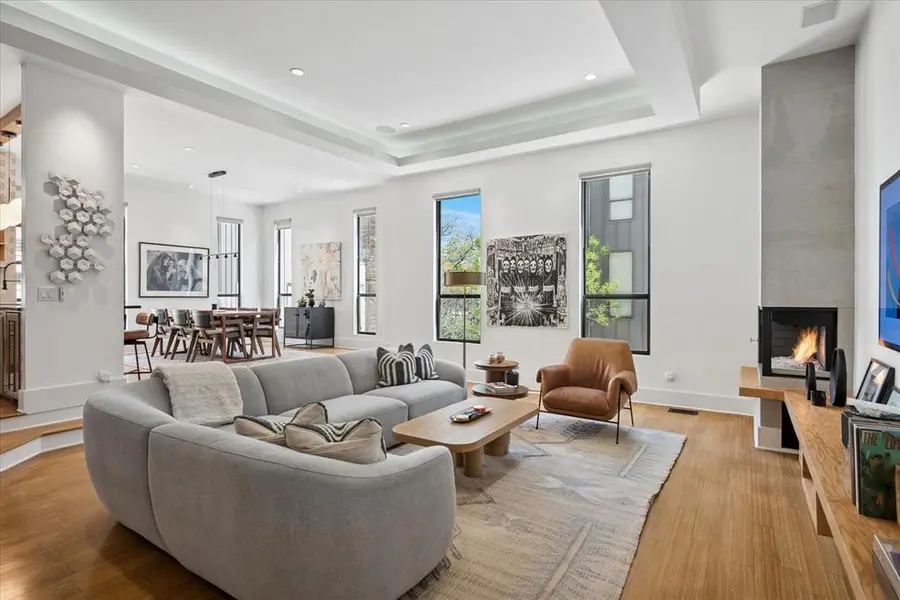 432 Trinity River Circle, Dallas, TX 75203