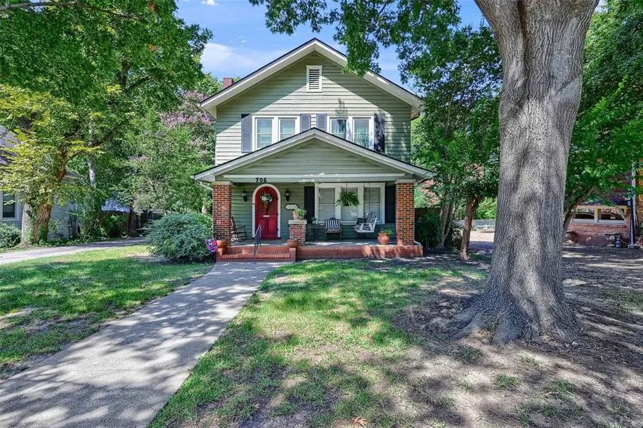 706 N Woods Street, Sherman, TX 75092